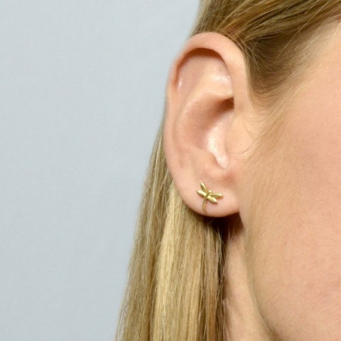pendientes pequeños libelula en oreja