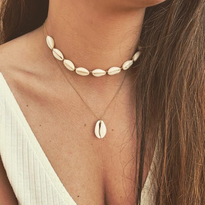 collar y gargantilla de conchas